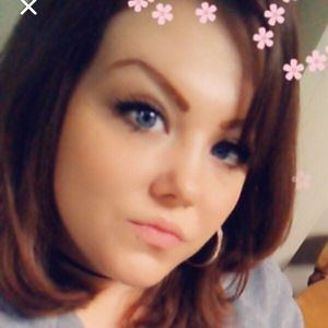 Meet your Posher, Caitlin